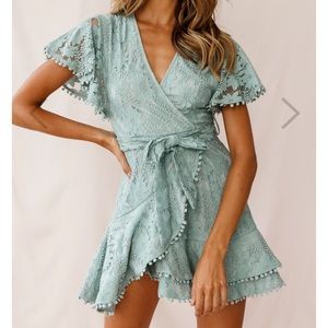 Blue wrap dress from selfie Leslie